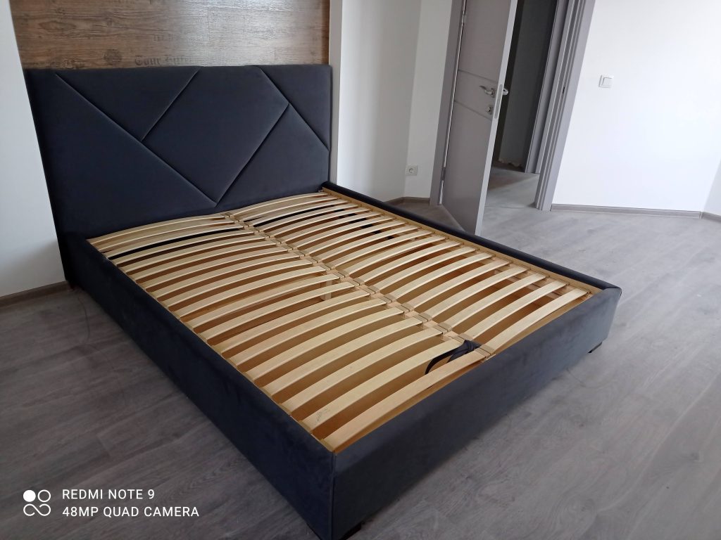łóżko 160x200 w welurze w nowej sypialni